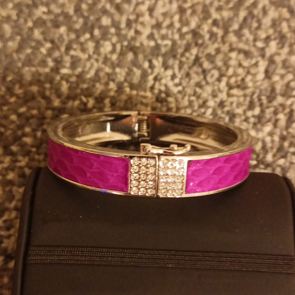 Ann Taylor Magenta purple rhinestone magnetic clasp women's bracelet
